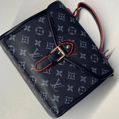LV شنطة أنيقة بستايل لويس فيتون