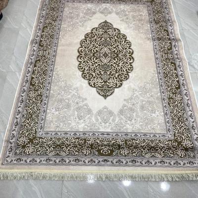 جوبلان ميدالية بني تقليدي